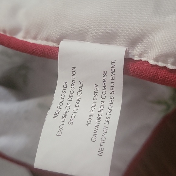 Table runner/ mantle cover - Picture 4 of 4